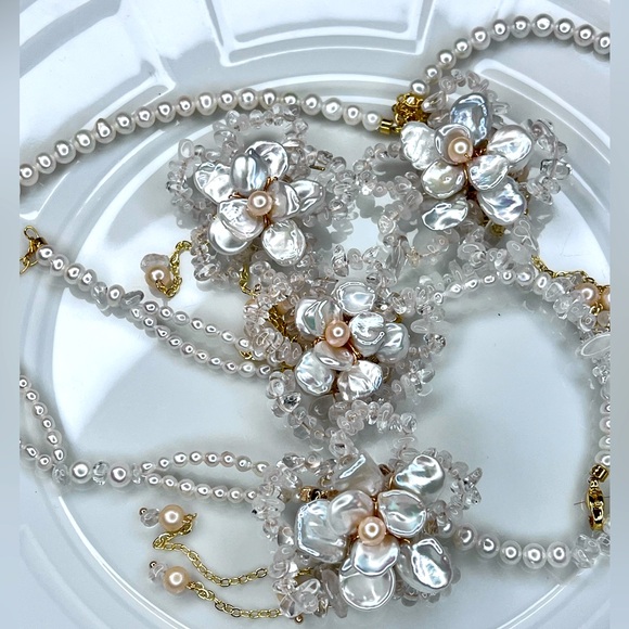 Handmade Freshwater Keshi Pearl ๐บ Clear Quartz ๐ Earrings Bracelet Necklace Set - Picture 2 of 3